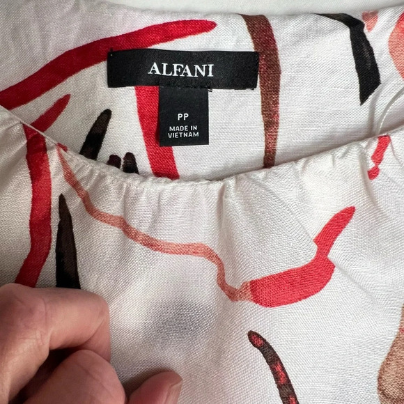 ALFANI White, red & black abstract print top size 2P. - Picture 11 of 15